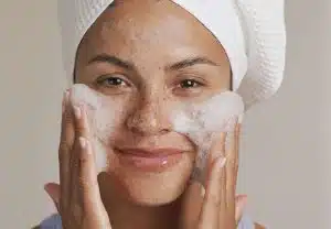 ژل شستشوی صورت بیوکسین BIOXCIN ضد جوش حجم 500 میل