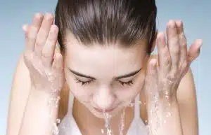 ژل شست و شوی ضد جوش و آکنه نیتروژینا