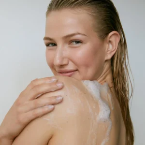 ژل دوش اسپانول مدل Suave