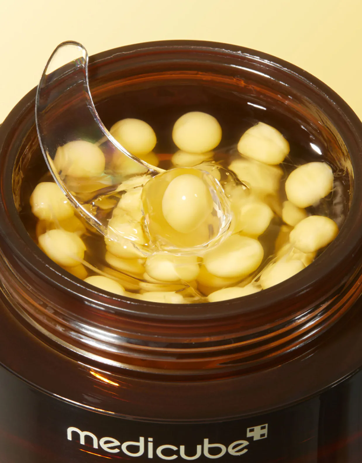 کرم جوانساز و روشن کننده کپسولی مدی کیوب Medicube حاوی Vitamin C