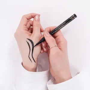 خط چشم ماژیکی گلدن رز مدل Precision Eyeliner Intense Black